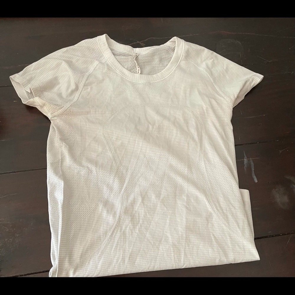 Lululemon size 8 white swiftly tech